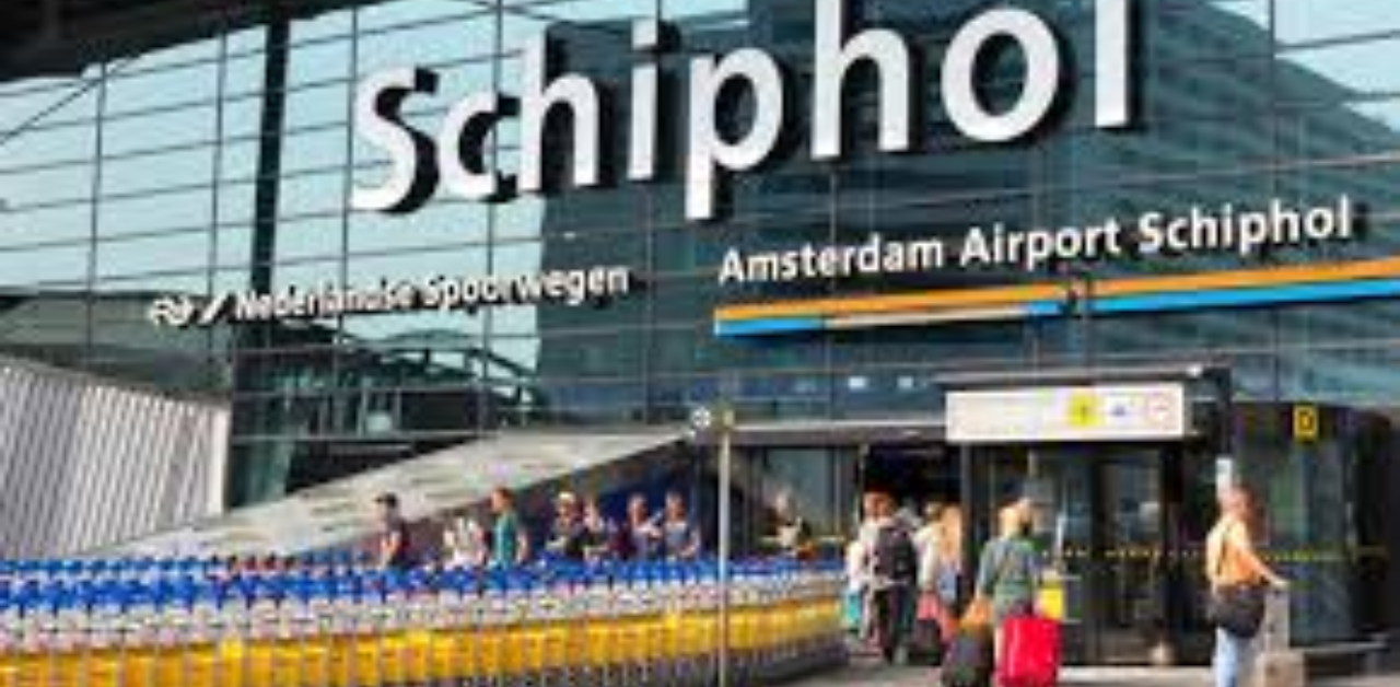 IcelandAir Amsterdam Airport