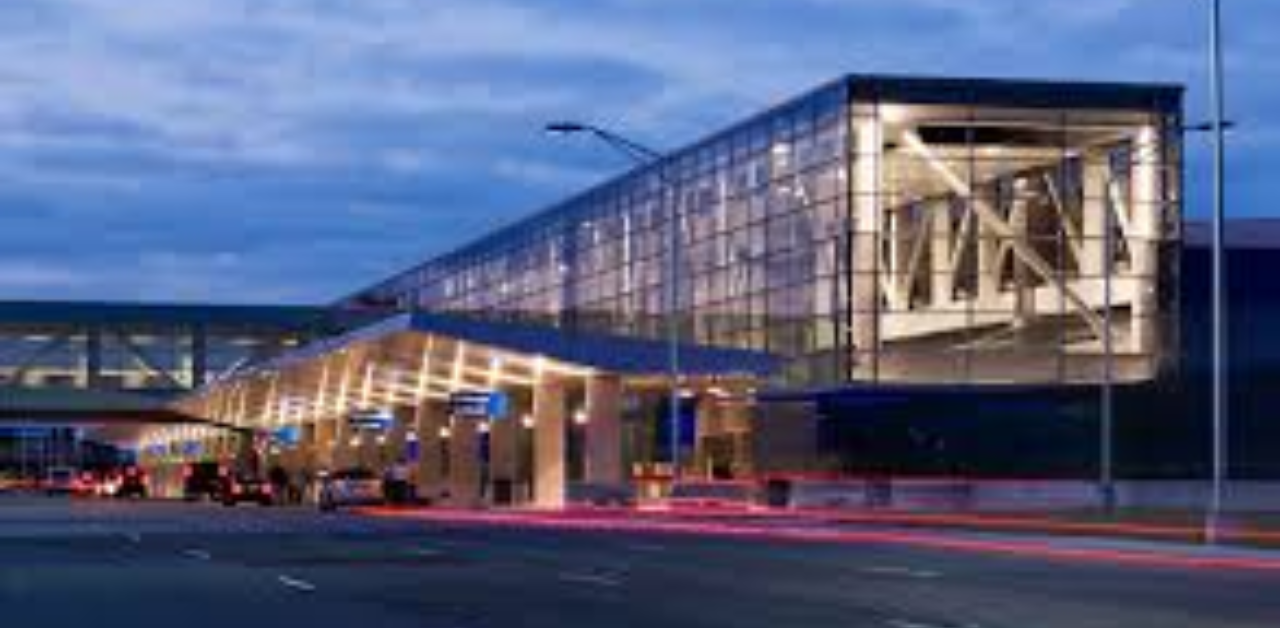IcelandAir Detroit Metropolitan Airport