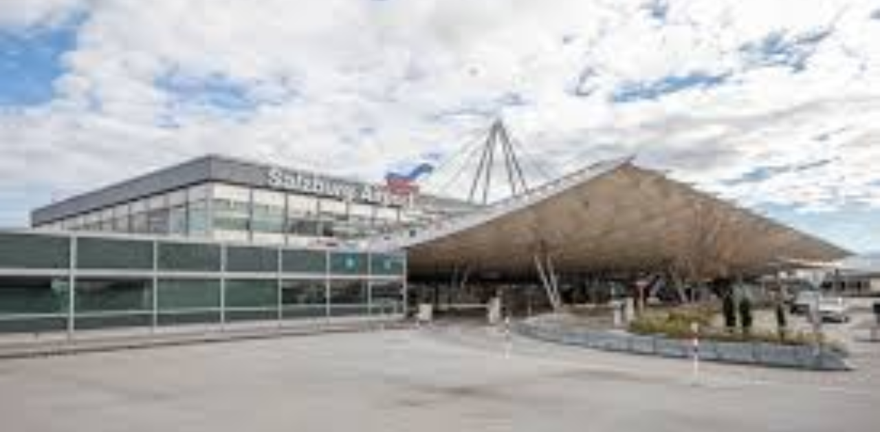 IcelandAir Salzburg Airport